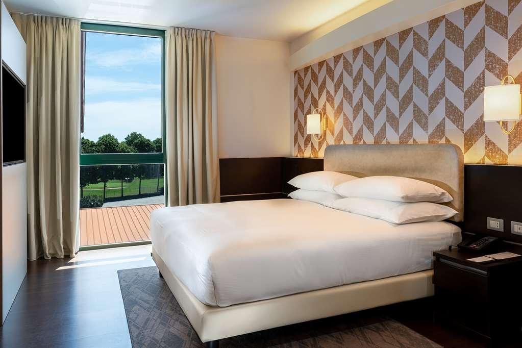 Doubletree By Hilton Milan Malpensa Solbiate Olona Hotell Rum bild