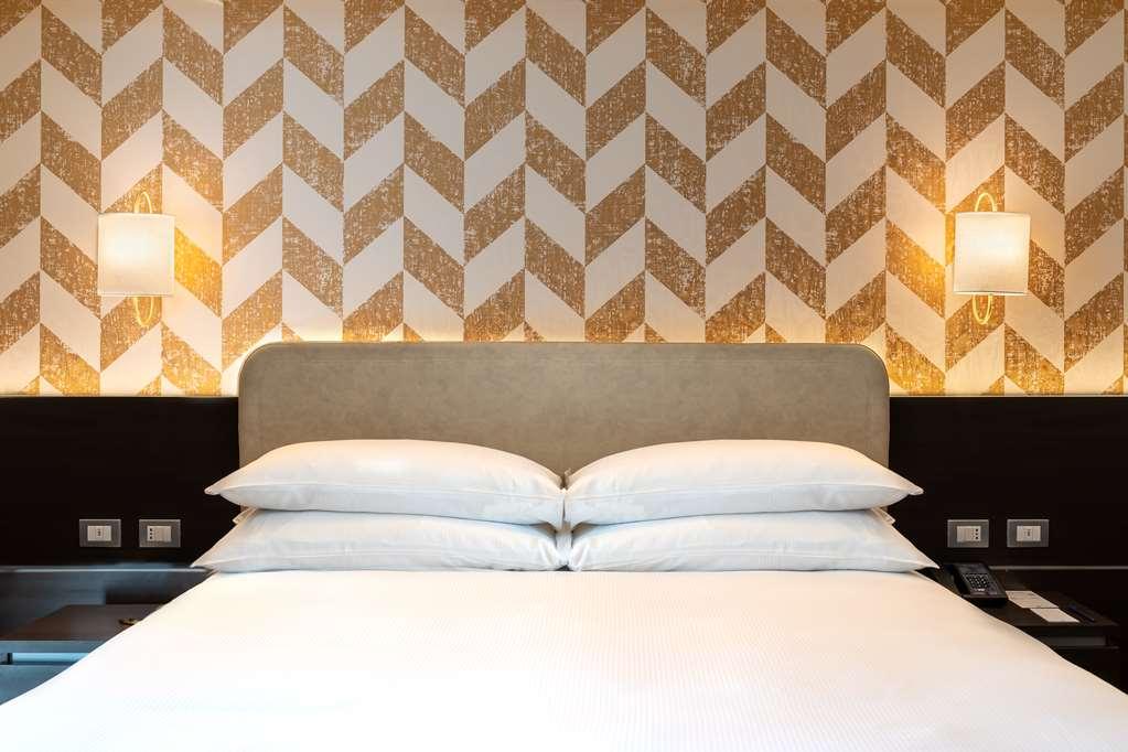 Doubletree By Hilton Milan Malpensa Solbiate Olona Hotell Exteriör bild