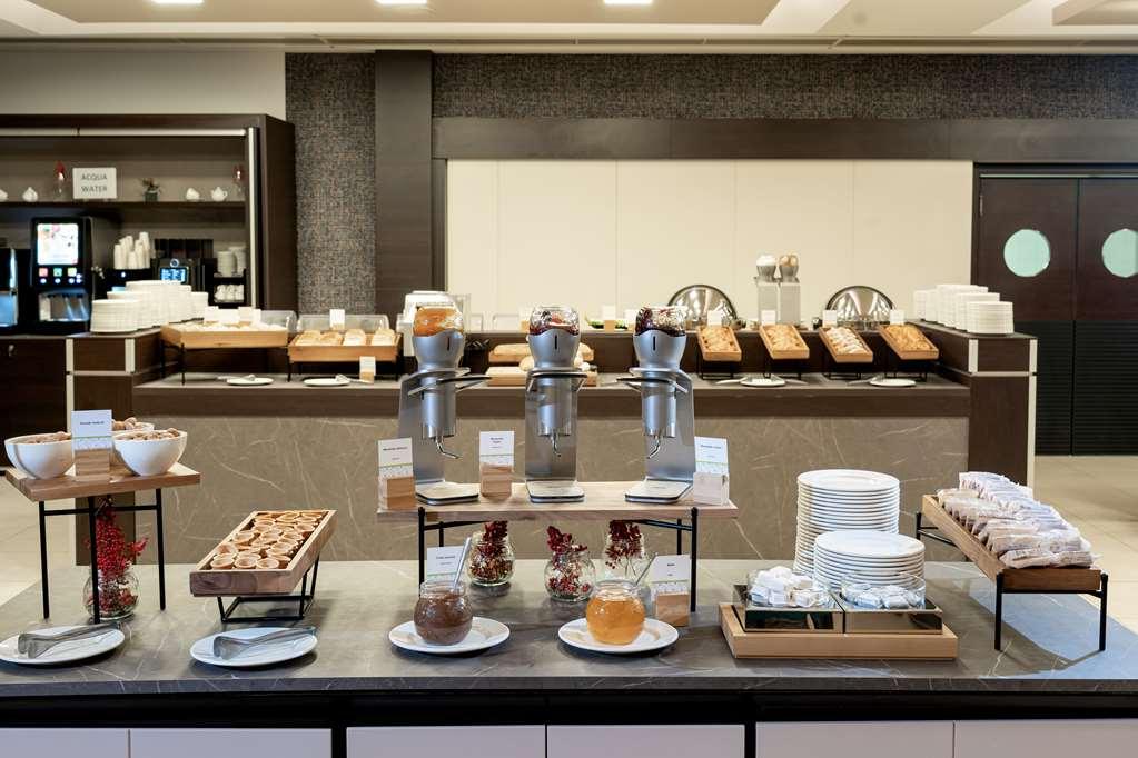Doubletree By Hilton Milan Malpensa Solbiate Olona Hotell Restaurang bild