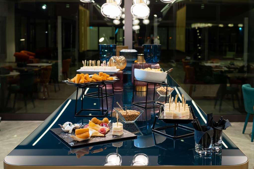 Doubletree By Hilton Milan Malpensa Solbiate Olona Hotell Restaurang bild