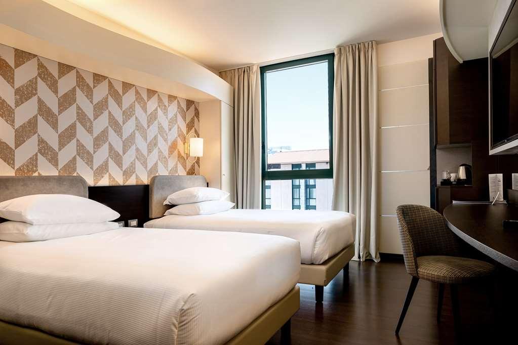 Doubletree By Hilton Milan Malpensa Solbiate Olona Hotell Rum bild