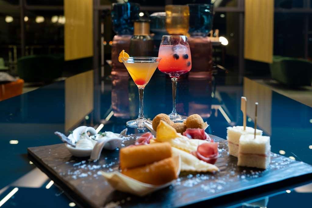 Doubletree By Hilton Milan Malpensa Solbiate Olona Hotell Restaurang bild